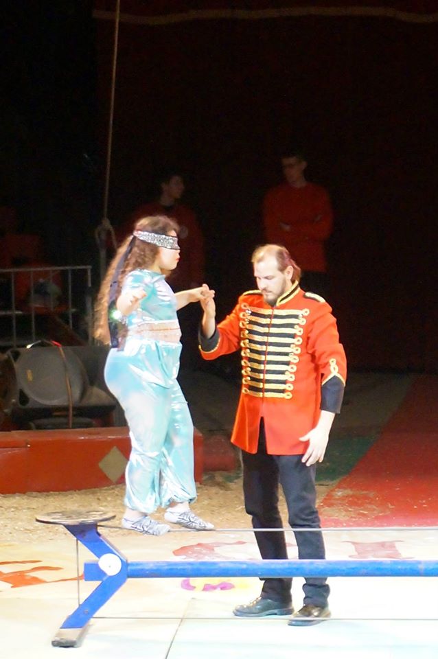 Spectacle de cirque pour une belle animation festive.